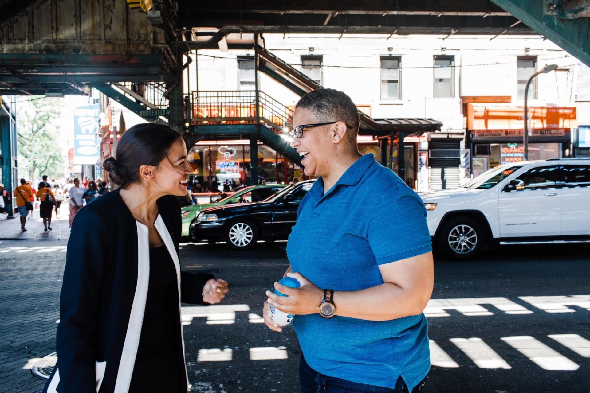https://sales.horasis.org/wp-content/uploads/Kerri_Evelyn_Harris_and_Alexandria_Ocasio-Cortez_1.jpg