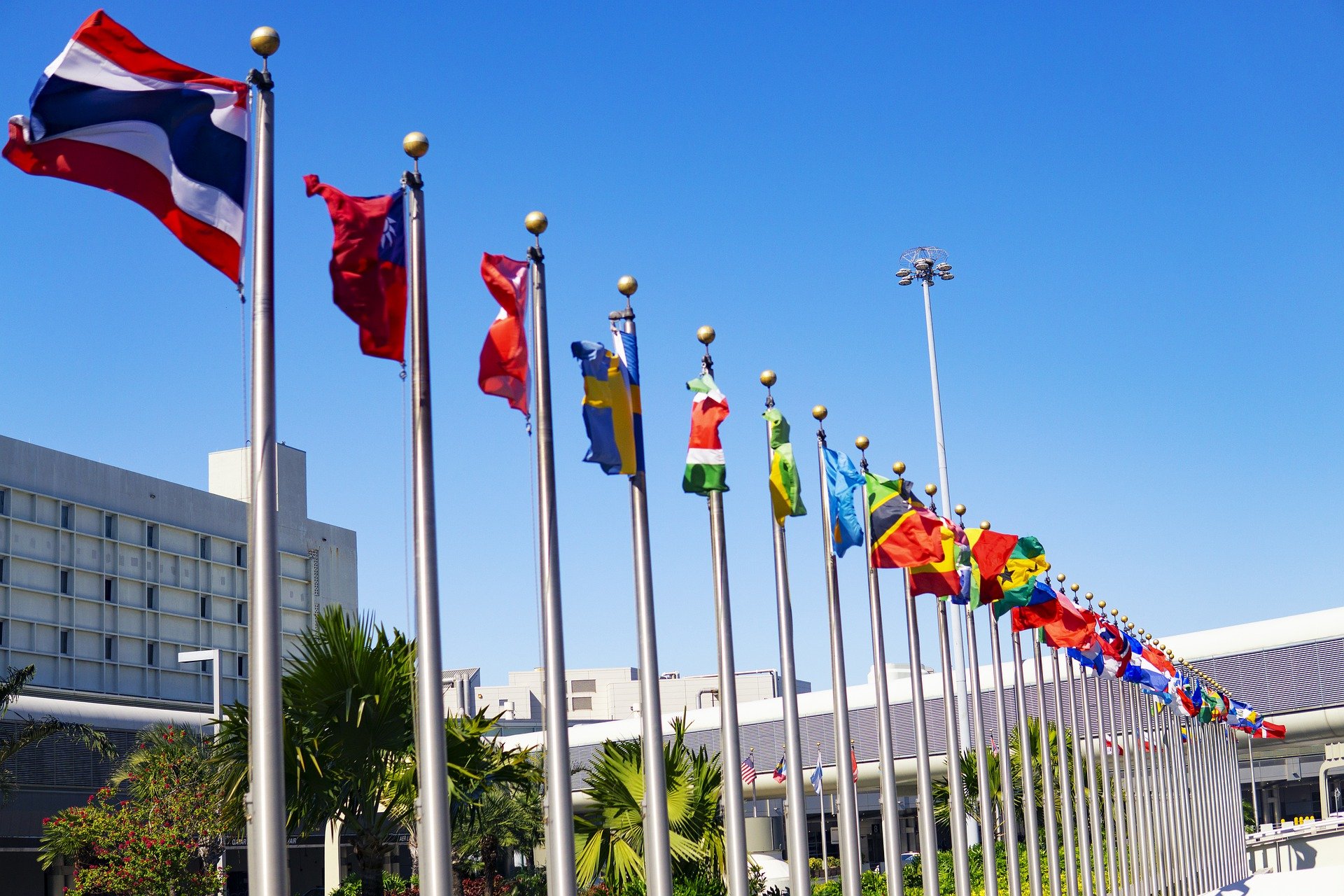 https://sales.horasis.org/wp-content/uploads/Photo-flags.jpg